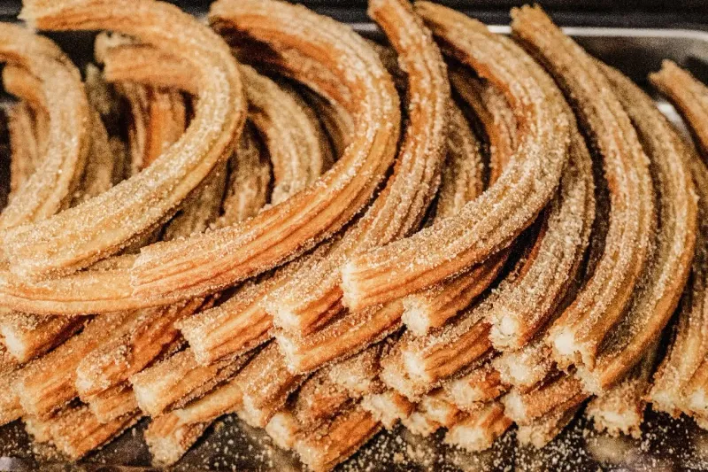 Es oficial: se acabó la dieta. De septiembre a diciembre comemos como si el año terminara mañana: antojitos, churros, tamales, pan de muerto, asado... ¿Apoco no?