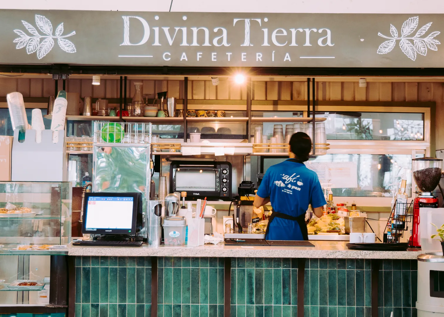 Divina Tierra - Imagen 3
