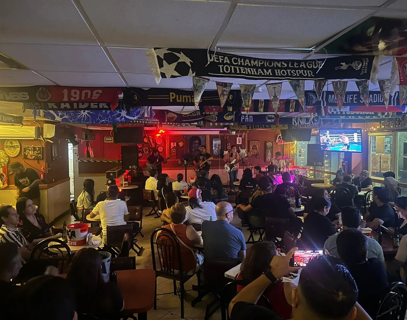 King Lion Pub, restaurante en Bares, Nuevo León