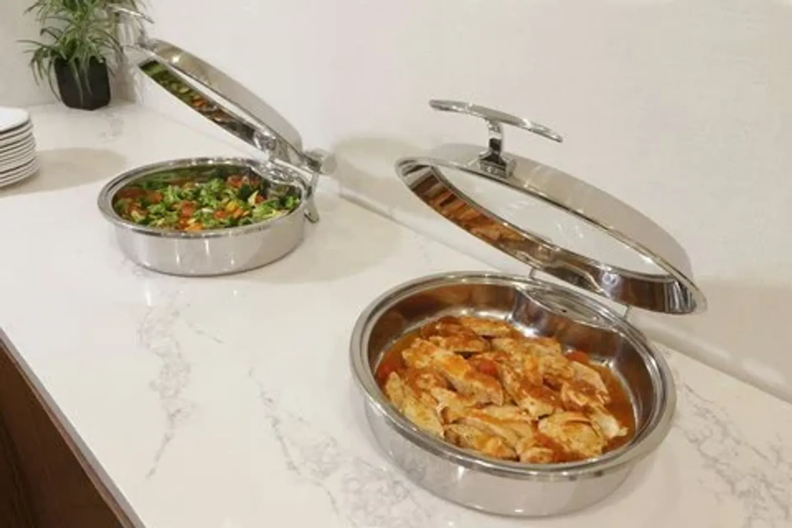 Kitchen & Bar Courtyard