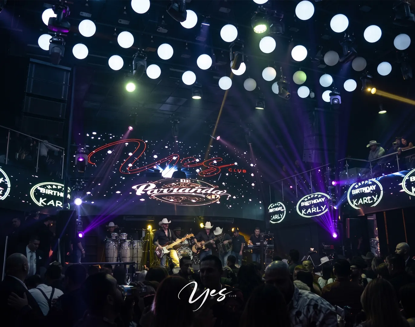 YES Club, restaurante en Bares, Nuevo León