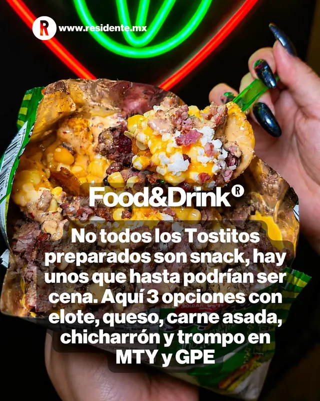 Tres elotes monchosos con carne, chicharrón y trompo en MTY Sur