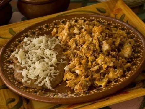 Mina: Los tres restaurantes que desafían el desierto culinario