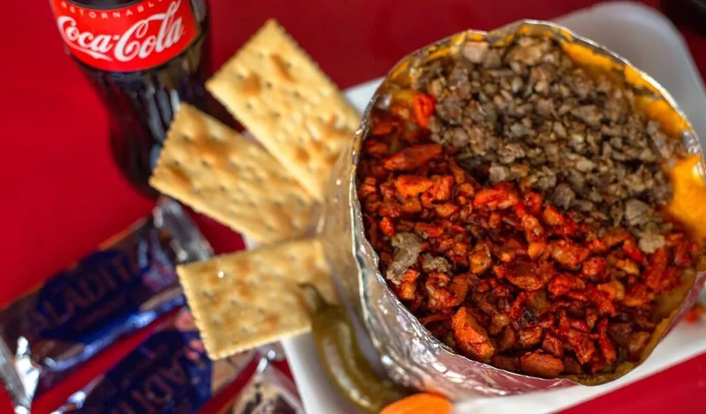 La construcción de un camellón con andador: el detonador del corredor gastronómico de la calle Jiménez en  San Pedro.