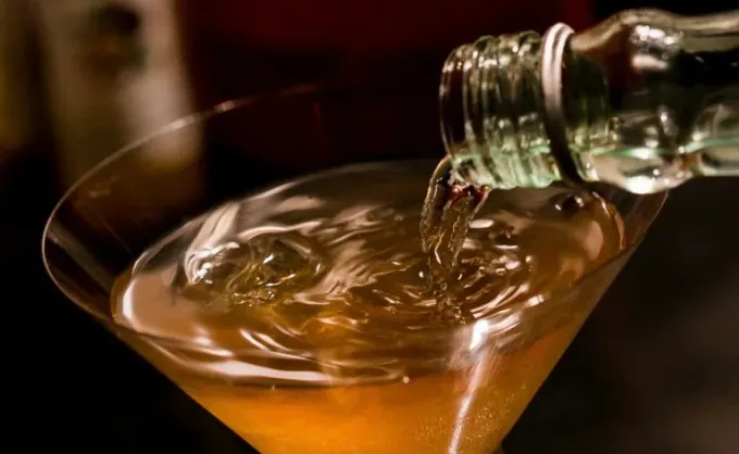 Monterrey en un sorbo: mezcal, mango y montañas bajo el sol neoleonés.