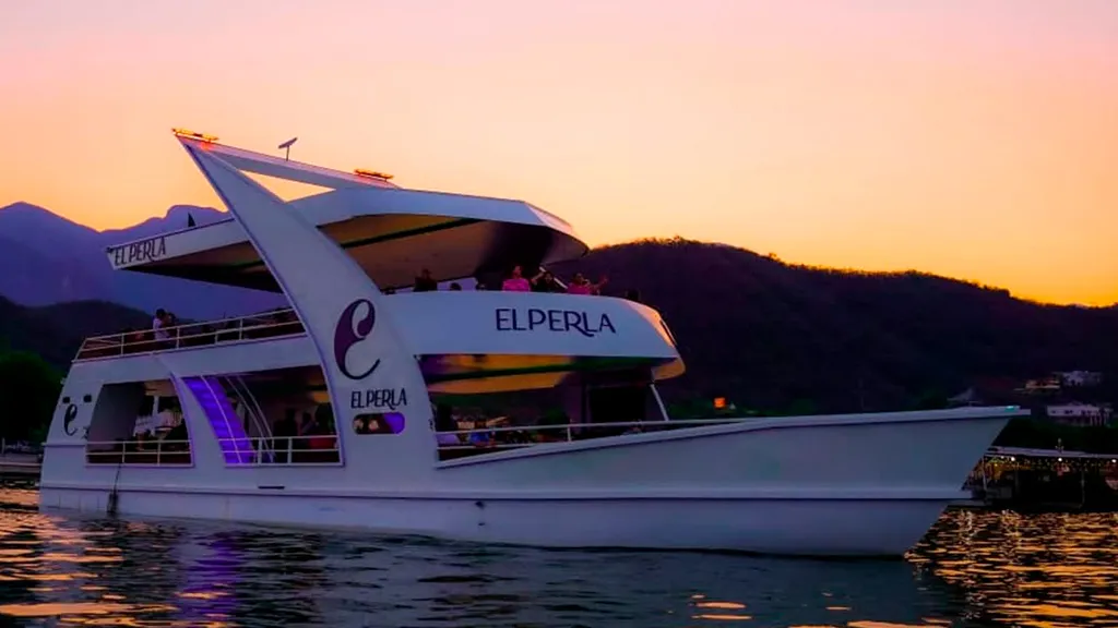 Hay algunos eventos que son buenos y otros que son inolvidables. Aquí 5 razones para hacer tu evento en El Perla Catamarán