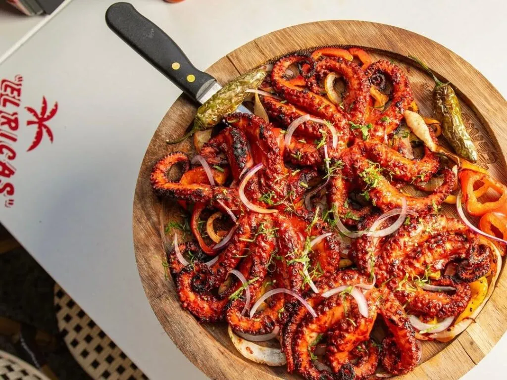 "Todo el mundo" quiere ir a El Ricas junto al Mercado Juárez... y tu ¿ya fuiste?