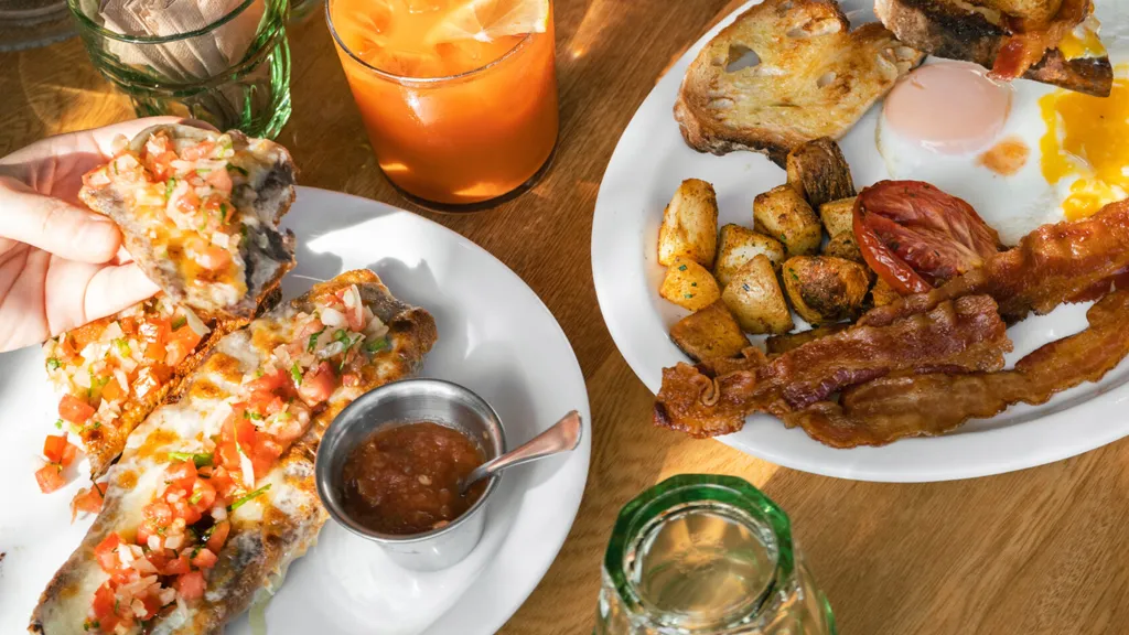 Consejo Editorial Residente: Café Laurel, desayuno de clase mundial