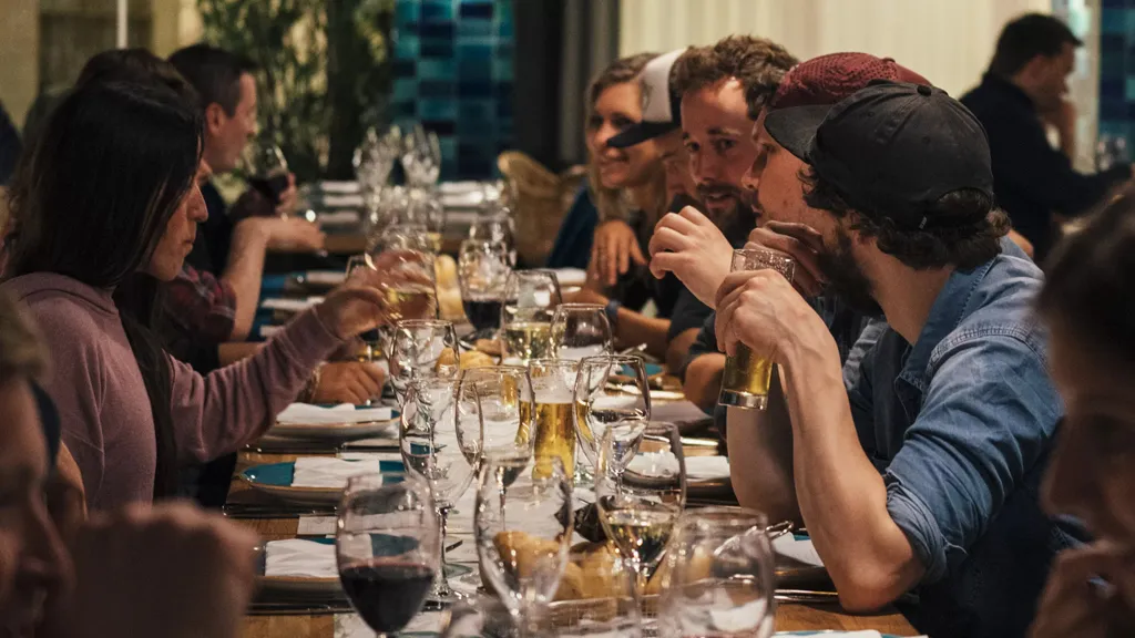 En grupos o cuentas grandes, ¿deberíamos de recibir alguna cortesía de la casa?