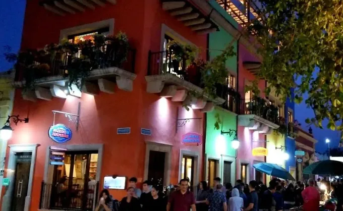 Barrio Antiguo: historia, arte y vida nocturna en Monterrey