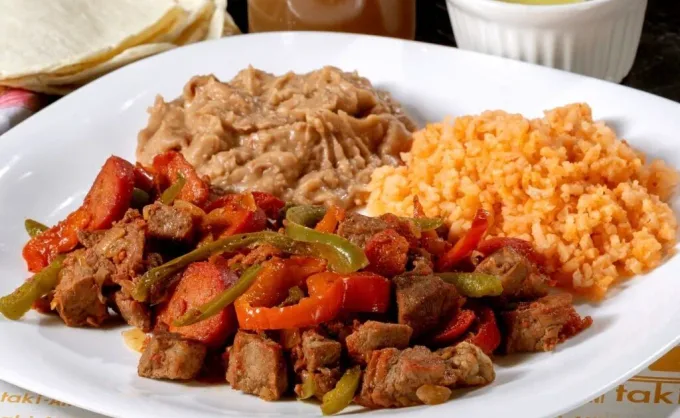 Sabores imperdibles: Qué pedir en Taki-ando