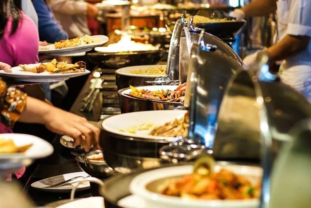 Top 3 buffets por menos de $250 pesos. Abundancia bien pensada