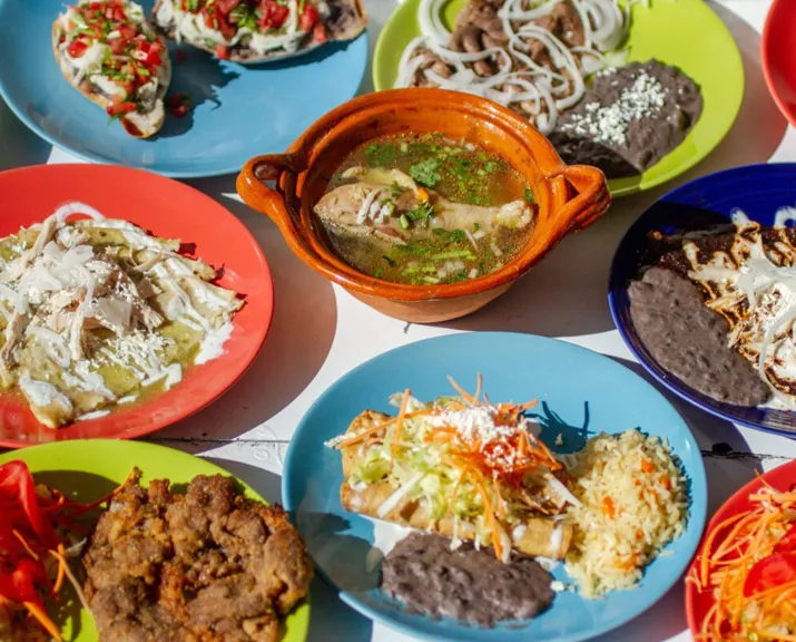 De lunes a jueves los godínez prefieren comida corrida. Aquí 2 opciones cerca de Valle Oriente a buen precio