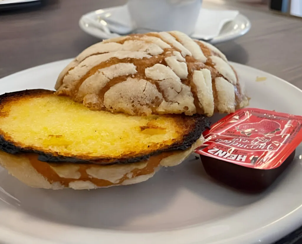 Concha de nata a la plancha. Continúa el furor por esta delicia, ahora en Comedero La Miga