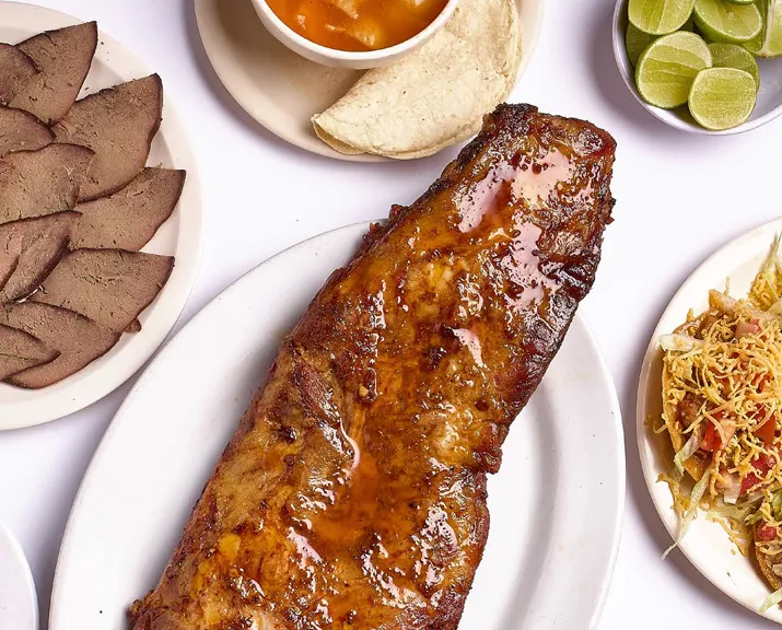 Costillar de puerco en El Zacatecas: Platillo Icónico de Nuevo León