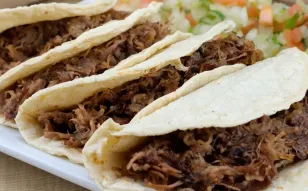 Si más de 1,000 personas han reseñado estas 2 taquerías, tienes que darte una vuelta por la Anahuac para probarlas