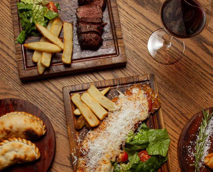 ¿Cansado de tanto trabajo? Aquí 3 opciones high-end para el "viernes chilango"