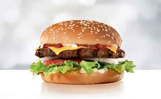 Los lunes de agosto hamburguesas a $50. Carl´s Jr. La más consumida en NL, llega a su sucursal número 50.