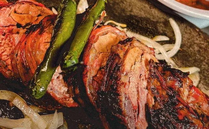 ¿Se puede renovar la más importante tradición gastronómica de NL? Sí: La Reyna, el nuevo bastión del cabrito en Garza Sada - Carretera, Nuevo León