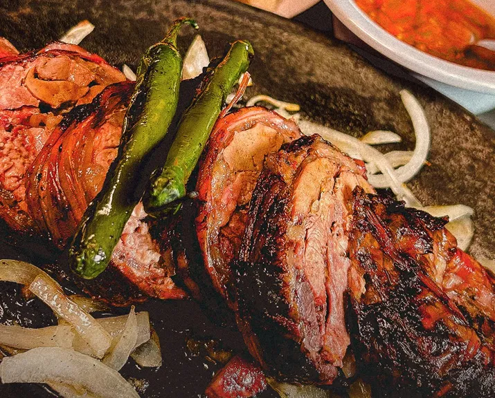 ¿Se puede renovar la más importante tradición gastronómica de NL? Sí: La Reyna, el nuevo bastión del cabrito en Garza Sada