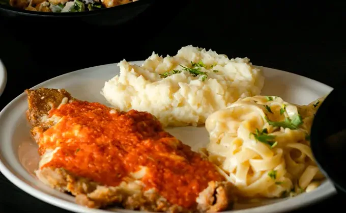 ¿Tienes antojo de una buena milanesa? Te compartimos 4 opciones en Monterrey y Escobedo, para comer sin gastar de más