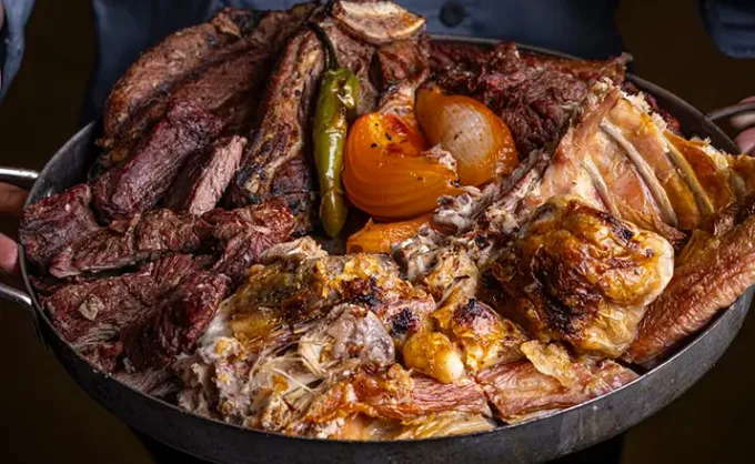 Algunos de los restaurantes mas icónicos de NL están sobre el río Santa Catarina… Pero, ¿No debería de haber más?