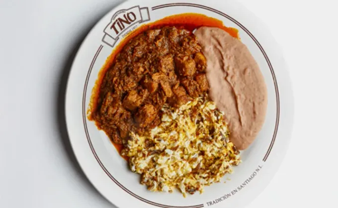 El asado de puerco de Merendero Tino ya es un “Platillo Icónico de Nuevo León”, un clásico norestense que debes de probar