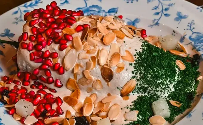 8 restaurantes premium que ofrecen chiles en nogada en esta temporada. ¿Cuál te falta?