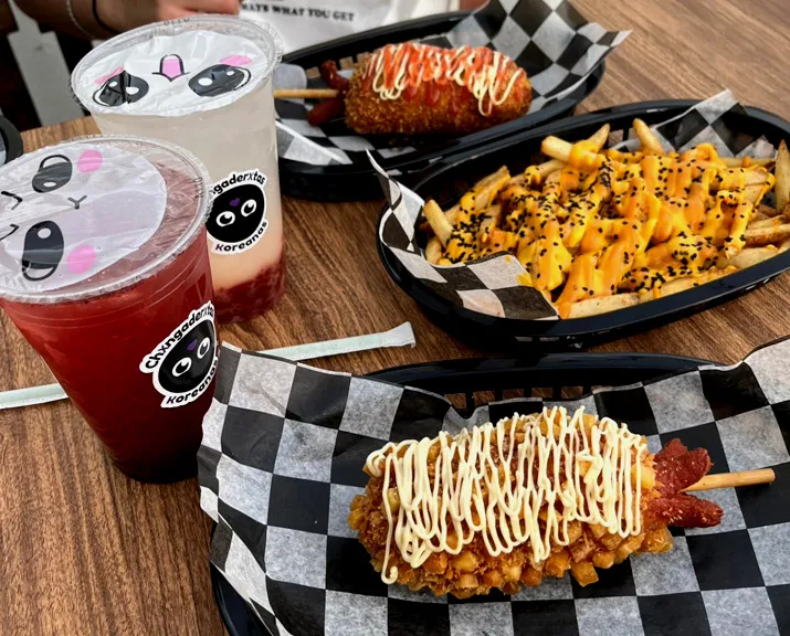 Mercancía K-pop + cafetería coreana = Chingaderitas Koreanas, otra genial innovación en el centro de MTY