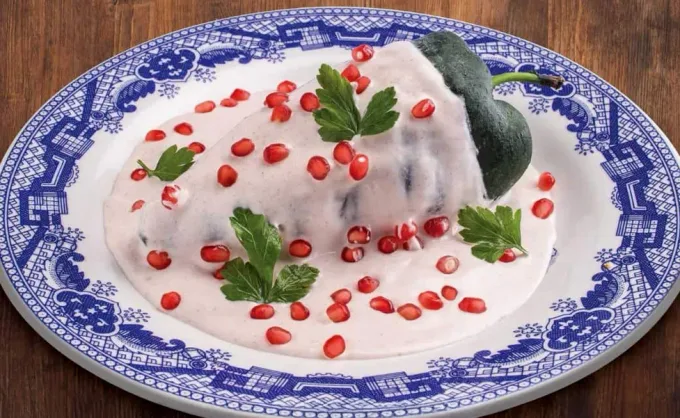 ¿No te gusta el chile en nogada? Sanborns ofrece el festival de chile relleno, con 6 opciones para que sigas comiendo muy a la mexicana — Gastronomía en Monterrey, Nuevo León