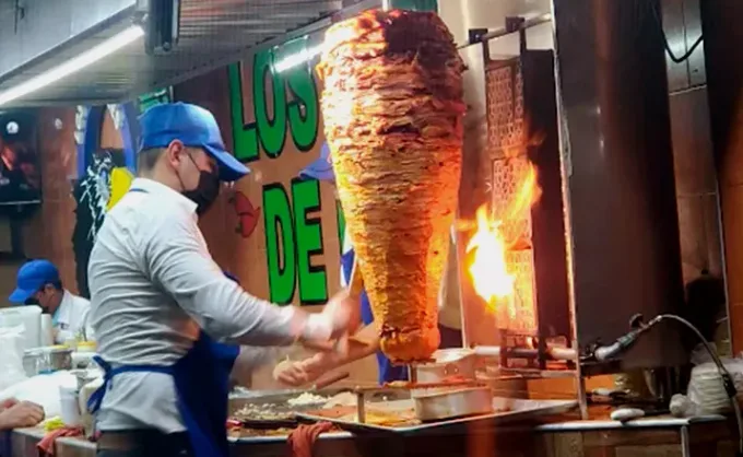 Dicen que los mejores chefs “franceses" son poblanos. Lo que sí sabemos es que en Puebla se inventó el taco al pastor y su herencia directa podemos disfrutarla en NL.