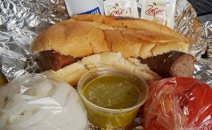 Las incomparables tortas de chorizo uruguayo de "El Negro" Esquivel. Una de varias aportaciones del futbol a la gastronomía local - Internacional, Nuevo León