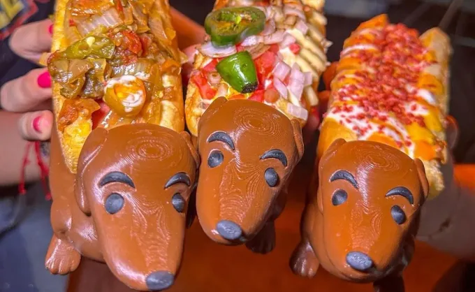 ¿Solo tienes $100 pesos y no sabes dónde cenar? En Los Perrillos te alcanzan 3, sí tres hot dogs - Norte, Nuevo León