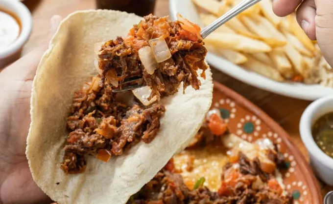Héroes del servicio Coca-Cola: Los Toreados del Álamo, abierto 24 horas y creadores de su propia carne seca