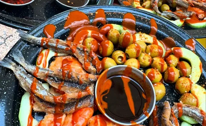 Mariscos desde Sinaloa y pescado desde Oaxaca traídos en avión. El Perihuete: la nueva moda  entre los jóvenes de San Pedro