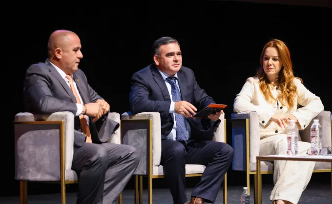 Impulsa UANL a los futuros periodistas y mercadólogos