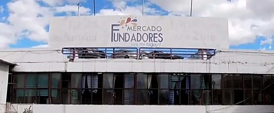 Ruta de mercados. Fundadores: 1,100+ puestos donde el rock y el skate se fusionan con  la comida casera... por menos de $100 pesos 