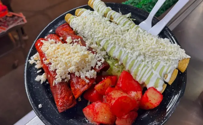 Grand Park: foodtrucks en Puerta de Hierro con juegos, música en vivo, antojitos, mariscos, comida oriental, barbacoa, hot dogs gigantes y hasta comida venezolana - Cumbres, Nuevo León