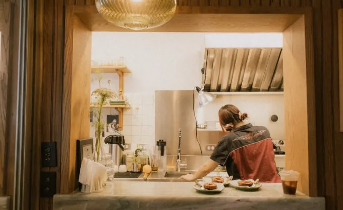 Cafés de NL. Innovación dentro de la nostalgia, ¡Perfecto! Comando Café ofrece una experiencia única dentro de una florería en San Pedro - San Pedro, Nuevo León