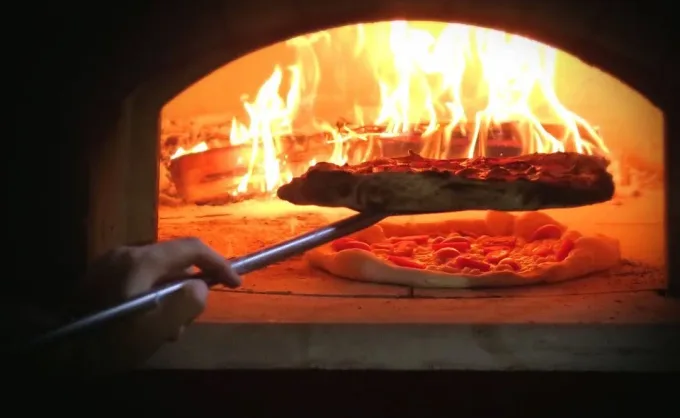 3 pizzerías independientes en San Pedro que hornean su pizza a la leña: Señor Bigotes, Mozzarella y La Vera Pizza Napoletana