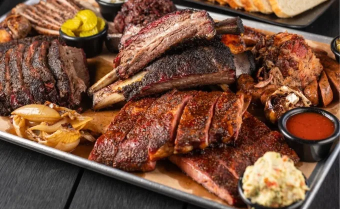 Existen 4 restaurantes de NL dentro del top 20 de los mejores BBQ del mundo fuera de Estados Unidos. Felicidades a los seleccionados del Under Seasoned BBQ Show - Carnes, Nuevo León