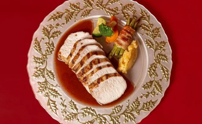 Restaurantes en NL que en esta época ofrecen menú para posadas... obvio, para llevar. Lasaña, pasta, puré, pollo, filete, gravy, lomo, y ensaladas