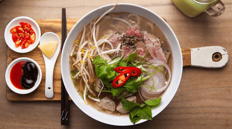 Sí hay opciones de comida vietnamita en Monterrey, aquí  tres recomendaciones para probar Pho, la sopa de fídeos de arroz y carne, clásica del país 