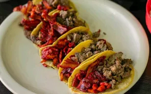 Las 7 mejores taquerías nocturnas siempre-llenas en STA