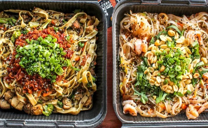 Los noodle bars, donde creas tu wok con +10 toppings en MTY