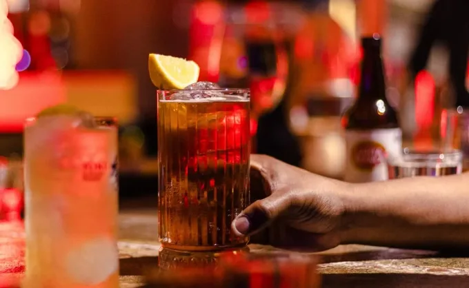 Hay dos lugares en Monterrey que han sido reconocidos dentro del Top 30 mejores bares y bartenders de México: Ajenjo y Vini the Bar. Felicidades por su Shaker Award