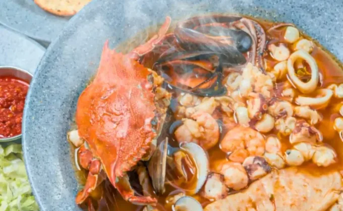 ¿Mariscos en tiempo de frío? ¡Claro que sí! Aquí 5 marisquerías recomendadas por nuestros lectores con caldos calientes y pescado asado y frito