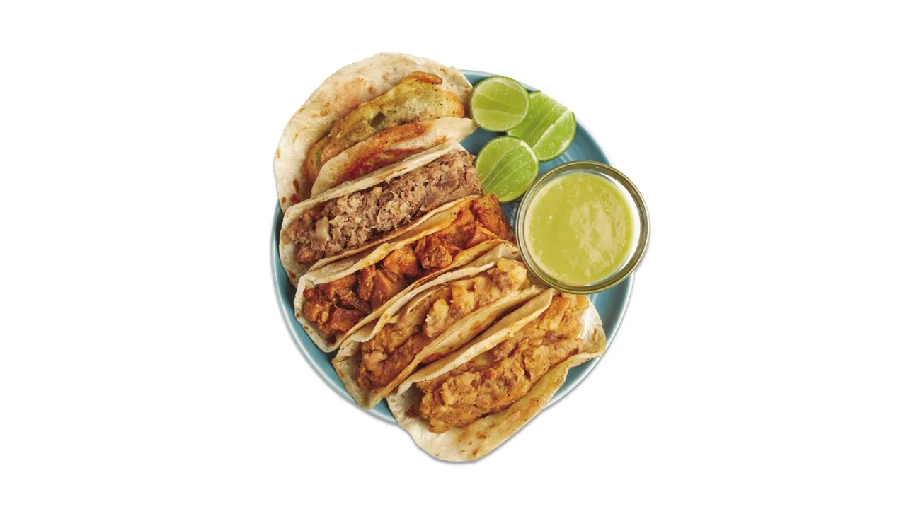 Con dos menciones consecutivas en la Guía Michelin y 50 años de historia, los tacos mañaneros de El Compadre alias "Tacos del Muerto" ya son Platillo Icónico de NL