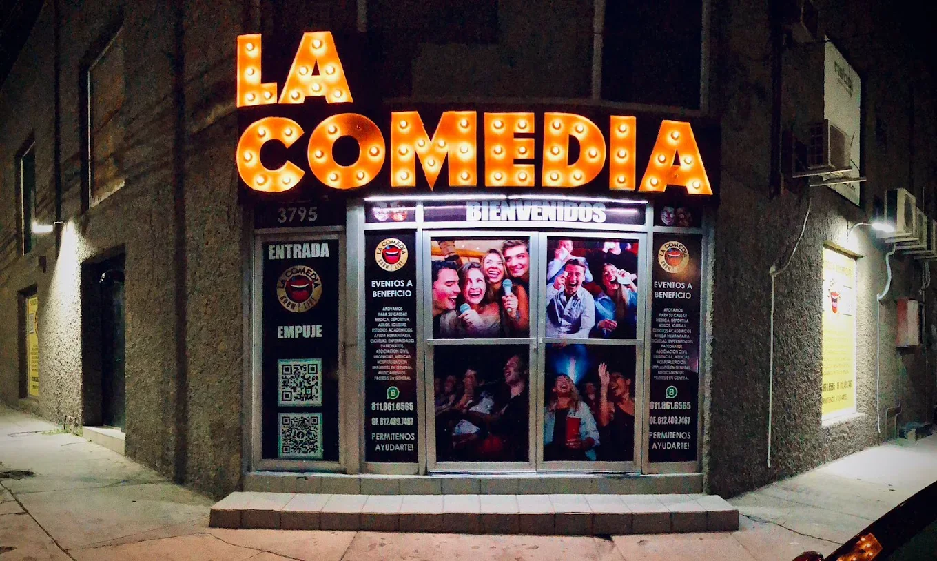 Siete bares de comedia para pasarla con chistes y cervezas