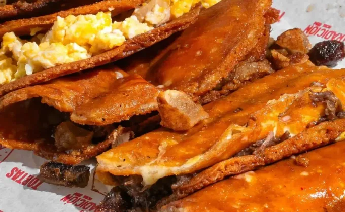 Héroes del servicio Coca-Cola. La taquería que recibe 600 clientes diarios en San Pedro